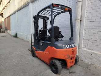 Used Forklift Truck TOYOTA 8FBMT18 ELEKTRO VIERRADFRONTSTAPLER (13041992)