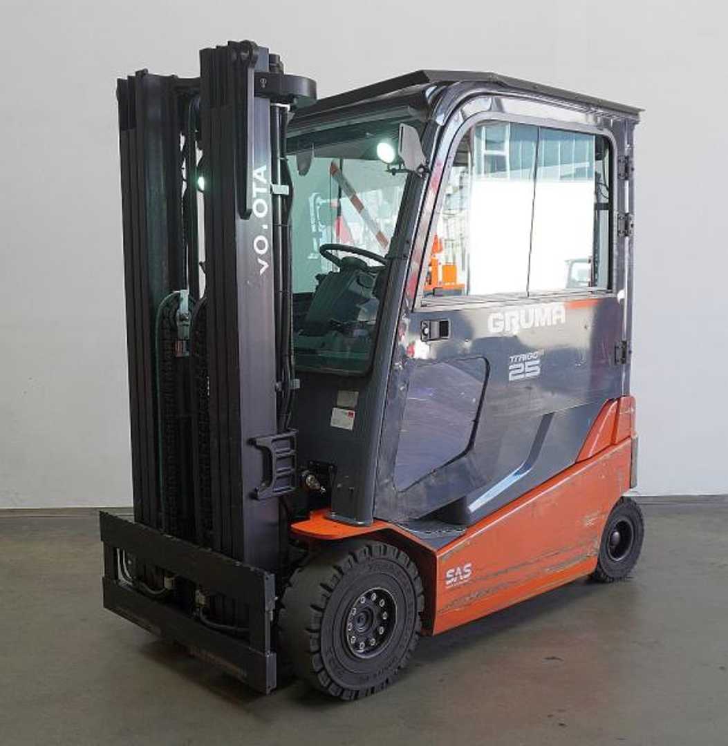 Used Forklift Truck TOYOTA 8FBMT25 ELEKTRO VIERRADFRONTSTAPLER (12957161)