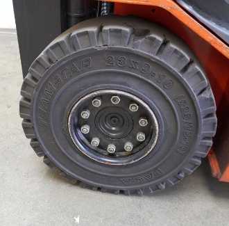 Used Forklift Truck TOYOTA 8FBMT25 ELEKTRO VIERRADFRONTSTAPLER (12957161)