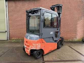 Used Forklift Truck TOYOTA 8FBMT25 ELEKTRO VIERRADFRONTSTAPLER (13032330)