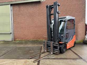 Used Forklift Truck TOYOTA 8FBMT25 ELEKTRO VIERRADFRONTSTAPLER (13032330)
