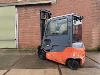 Used Forklift Truck TOYOTA 8FBMT25 ELEKTRO VIERRADFRONTSTAPLER (13032330)