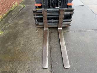 Used Forklift Truck TOYOTA 8FBMT25 ELEKTRO VIERRADFRONTSTAPLER (13032330)