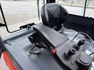 Used Forklift Truck TOYOTA 8FBMT25 ELEKTRO VIERRADFRONTSTAPLER (13032330)