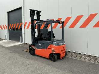 Used Forklift Truck TOYOTA 8FBMT25 ELEKTRO VIERRADFRONTSTAPLER (13050030)