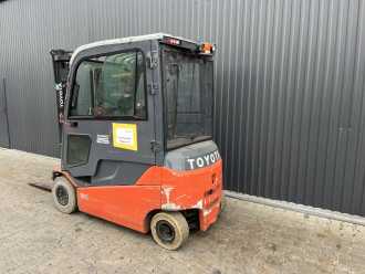 Used Forklift Truck TOYOTA 8FBMT25 ELEKTRO VIERRADFRONTSTAPLER (13067170)