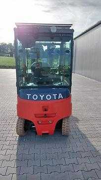 Used Forklift Truck TOYOTA 8FBMT25 ELEKTRO VIERRADFRONTSTAPLER (13069341)
