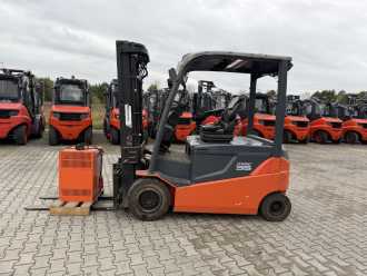 Used Forklift Truck TOYOTA 8FBMT35 ELEKTRO VIERRADFRONTSTAPLER (13075631)