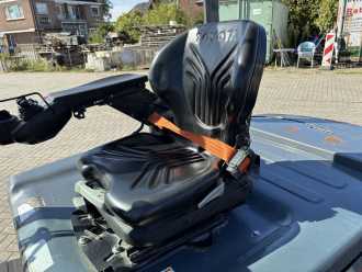 Used Forklift Truck TOYOTA 8FBMT50 ELEKTRO VIERRADFRONTSTAPLER (12987759)