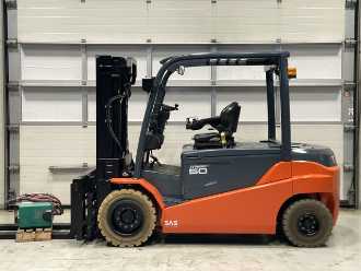 Used Forklift Truck TOYOTA 8FBMT50 ELEKTRO VIERRADFRONTSTAPLER (13019612)