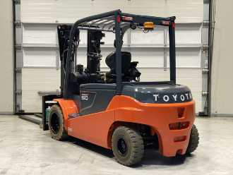 Used Forklift Truck TOYOTA 8FBMT50 ELEKTRO VIERRADFRONTSTAPLER (13019612)