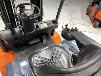 Used Forklift Truck TOYOTA 8FBMT50 ELEKTRO VIERRADFRONTSTAPLER (13019612)