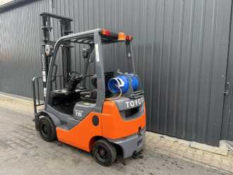 Used Forklift Truck TOYOTA 8FGF15 GAS VIERRADFRONTSTAPLER (12941106)