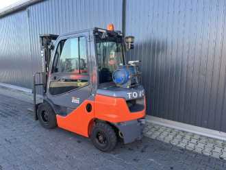 Used Forklift Truck TOYOTA 8FGF25 GAS VIERRADFRONTSTAPLER (13075442)