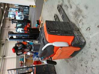 Used Forklift Truck TOYOTA LPE200 ELEKTRO NIEDERHUBWAGENDEICHSEL (13038524) backdrop