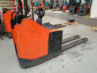 Used Forklift Truck TOYOTA LPE200 ELEKTRO NIEDERHUBWAGENDEICHSEL (13039863) backdrop