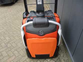 Used Forklift Truck TOYOTA LPE200 ELEKTRO NIEDERHUBWAGENFAHRERSTAND (13034696)