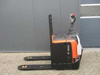 Used Forklift Truck TOYOTA LPE250 ELEKTRO NIEDERHUBWAGENFAHRERSTAND (13071689) backdrop