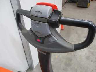 Used Forklift Truck TOYOTA LWE 200 ELEKTRO NIEDERHUBWAGENDEICHSEL (13065052)