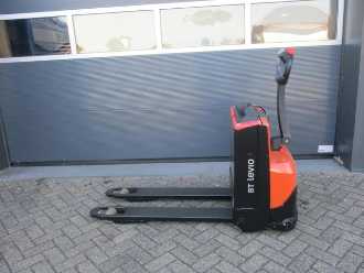 Used Forklift Truck TOYOTA LWE140 ELEKTRO NIEDERHUBWAGENDEICHSEL (13064378) backdrop