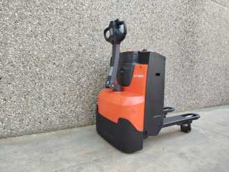 Used Forklift Truck TOYOTA LWE140 LITIO ELEKTRO NIEDERHUBWAGENSEMIELEKTRISCH (13067356) backdrop