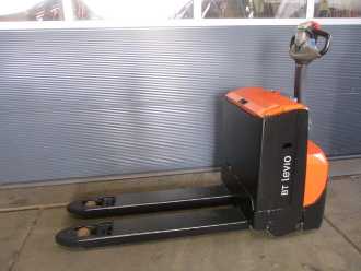 Used Forklift Truck TOYOTA LWE160 ELEKTRO NIEDERHUBWAGENDEICHSEL (13075566) backdrop