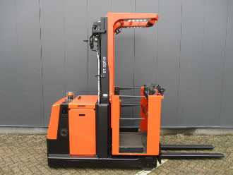 Used Forklift Truck TOYOTA OME 100M ELEKTRO HOCHHUBKOMMISSIONIERER (13028624) backdrop