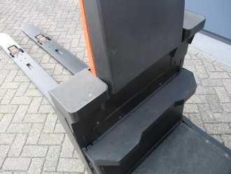 Used Forklift Truck TOYOTA OSE250 ELEKTRO NIEDERHUBKOMMISSIONIERER (13033766)