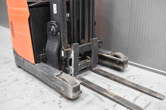 Used Forklift Truck TOYOTA RRE 140 HC /57976/ ELEKTRO SCHUBMASTSTAPLER (13054443)