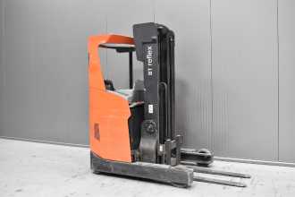 Used Forklift Truck TOYOTA RRE 160 H /58255/ ELEKTRO SCHUBMASTSTAPLER (13066222) backdrop