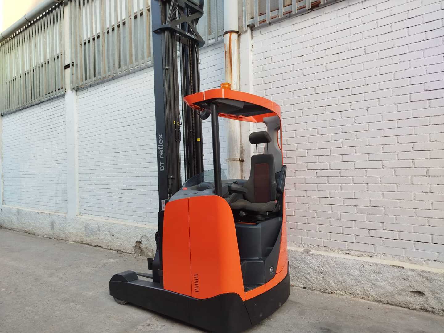 Used Forklift Truck TOYOTA RRE180E ELEKTRO SCHUBMASTSTAPLER (13042042)
