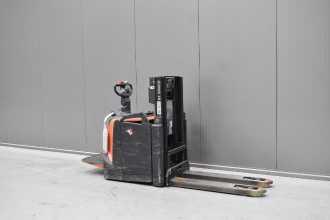 Used Forklift Truck TOYOTA SPE 200D /58542/ ELEKTRO HOCHHUBKOMMISSIONIERER (13066942) backdrop