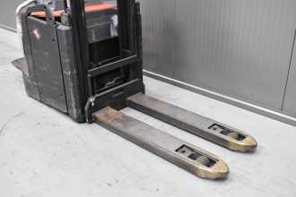 Used Forklift Truck TOYOTA SPE 200D /58542/ ELEKTRO HOCHHUBKOMMISSIONIERER (13066942)