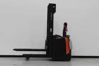 Used Forklift Truck TOYOTA SPE120L ELEKTRO HOCHHUBWAGENDEICHSEL (13012382) backdrop