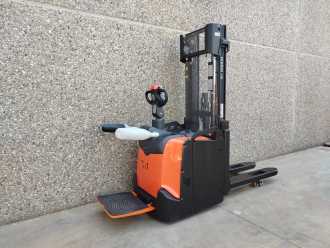 Used Forklift Truck TOYOTA SPE120L ELEKTRO HOCHHUBWAGENDEICHSEL (13067366) backdrop
