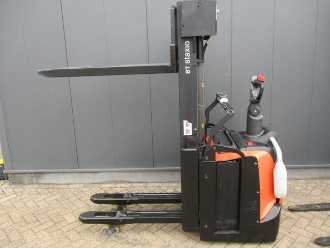 Used Forklift Truck TOYOTA SPE140L ELEKTRO HOCHHUBWAGENFAHRERSTAND (13053808)