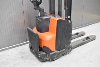 Used Forklift Truck TOYOTA SWE 100 /58782/ ELEKTRO HOCHHUBKOMMISSIONIERER (13068430)
