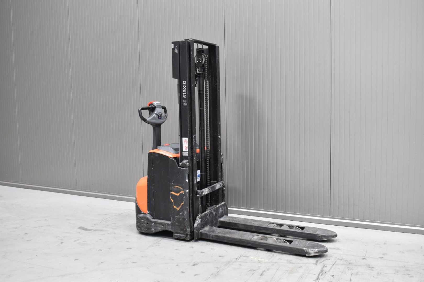 Used Forklift Truck TOYOTA SWE 120 /58815/ ELEKTRO HOCHHUBKOMMISSIONIERER (13068701)