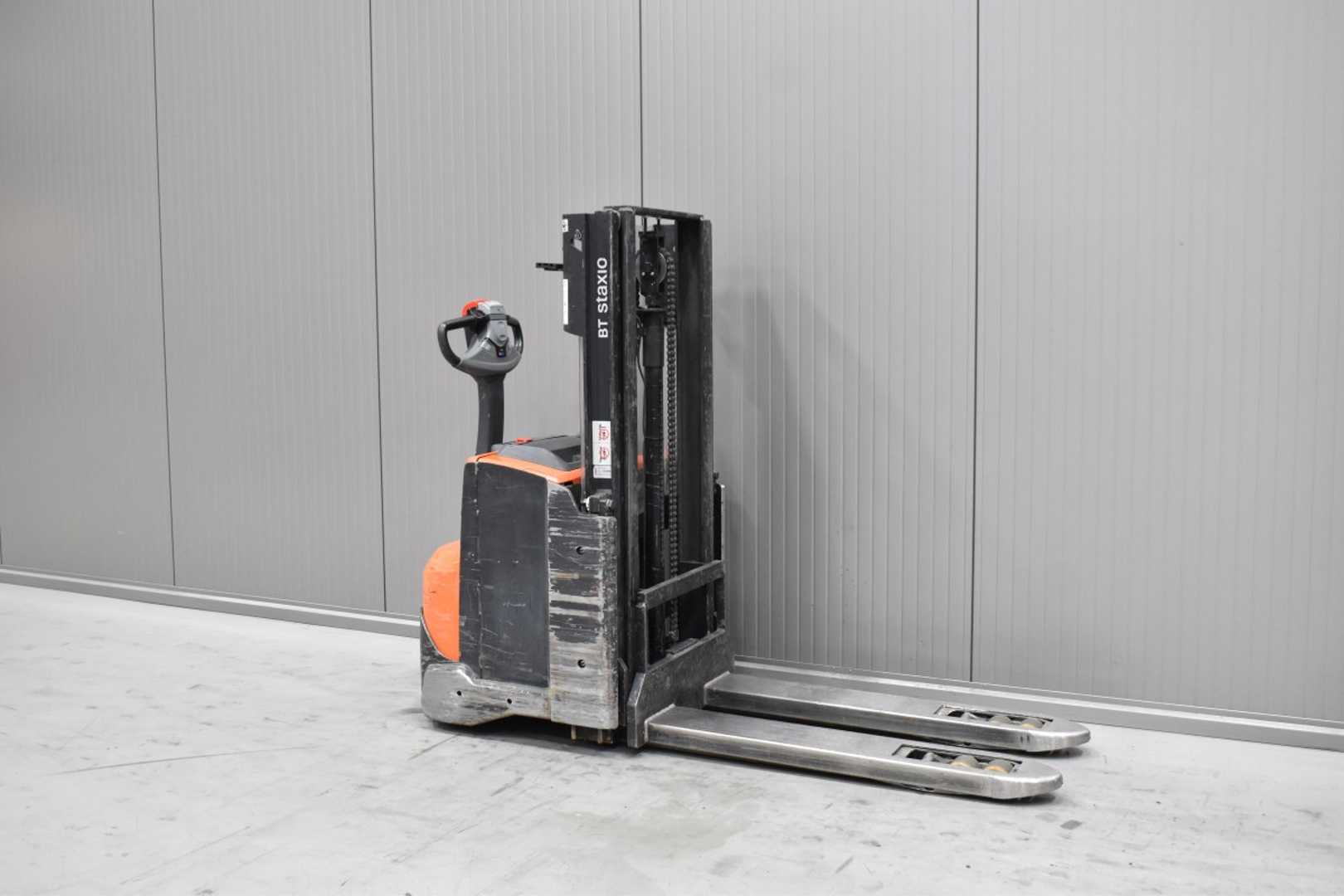 Used Forklift Truck TOYOTA SWE 200D /58821/ ELEKTRO HOCHHUBKOMMISSIONIERER (13068707)