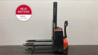 Used Forklift Truck TOYOTA SWE080L ELEKTRO HOCHHUBWAGENDEICHSEL (12986762) backdrop