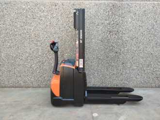 Used Forklift Truck TOYOTA SWE120 ELEKTRO HOCHHUBWAGENDEICHSEL (13067365)