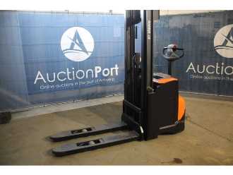Used Forklift Truck TOYOTA SWE120 ELEKTRO HOCHHUBWAGENMANUELLELEKTRISCH (13041389)