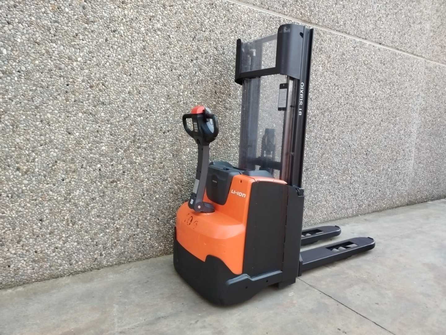 Used Forklift Truck TOYOTA SWE120 LI-ION ELEKTRO HOCHHUBWAGENDEICHSEL (13067369)