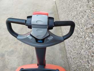 Used Forklift Truck TOYOTA SWE120 LI-ION ELEKTRO HOCHHUBWAGENDEICHSEL (13067369)