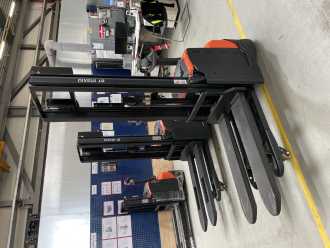 Used Forklift Truck TOYOTA SWE120L ELEKTRO HOCHHUBWAGENDEICHSEL (13045467) backdrop