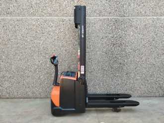 Used Forklift Truck TOYOTA SWE120L ELEKTRO HOCHHUBWAGENDEICHSEL (13067363)