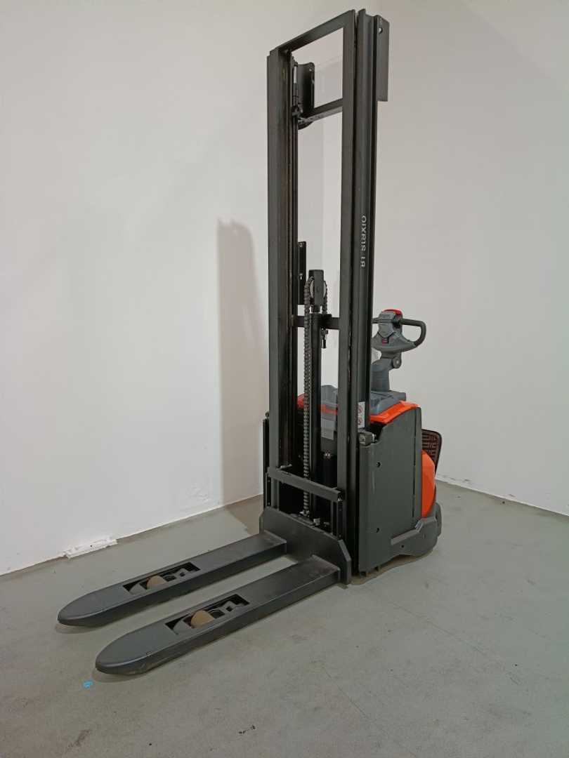 Used Forklift Truck TOYOTA SWE120L *sofort verfügbar* ELEKTRO HOCHHUBWAGENDEICHSEL (13067873)