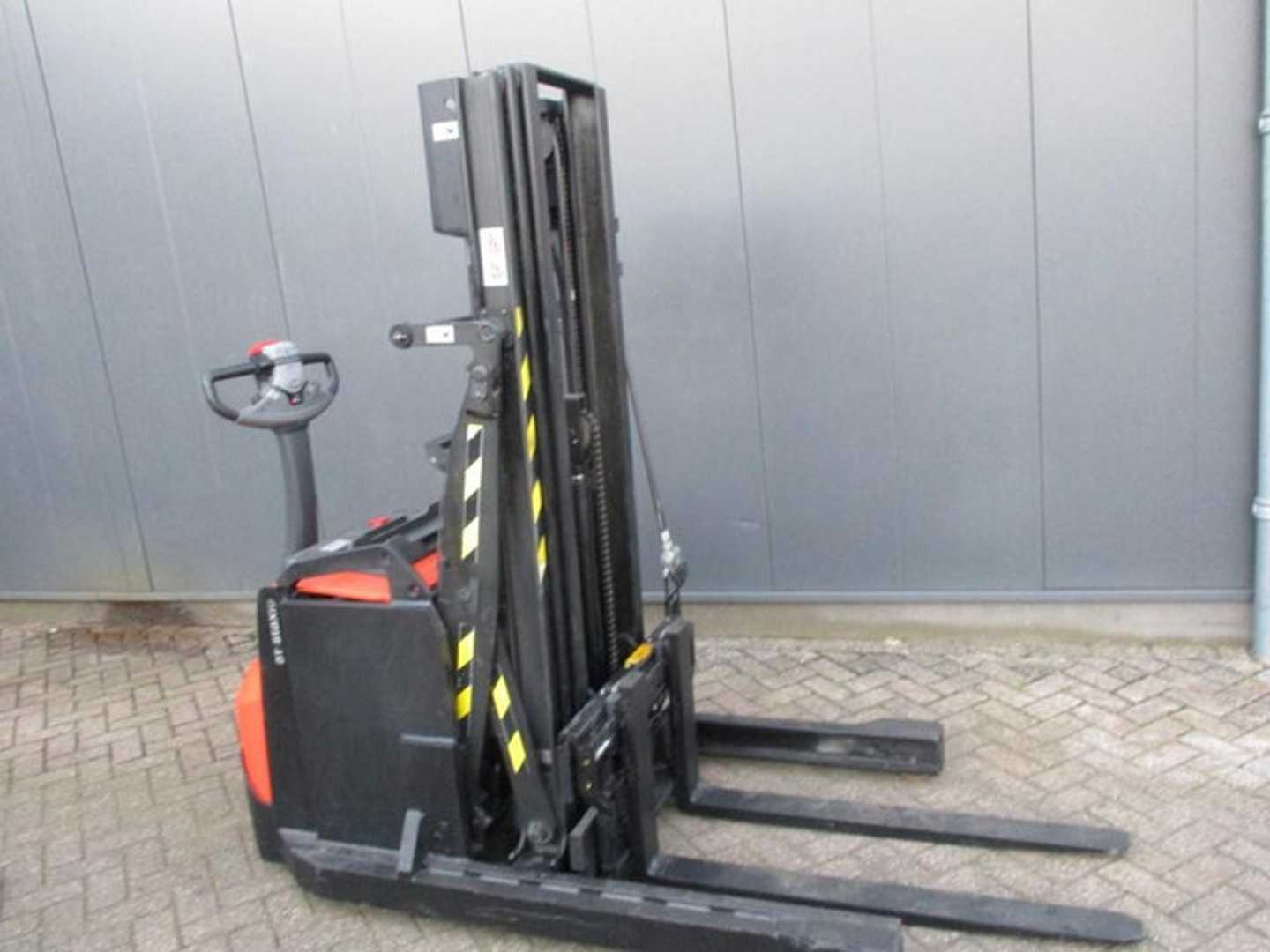 Used Forklift Truck TOYOTA SWE120XR ELEKTRO HOCHHUBWAGENDEICHSEL (13035014)