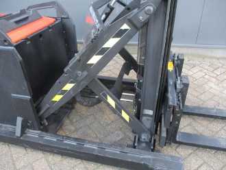 Used Forklift Truck TOYOTA SWE120XR ELEKTRO HOCHHUBWAGENDEICHSEL (13035014)