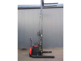 Used Forklift Truck TOYOTA SWE120XR ELEKTRO HOCHHUBWAGENDEICHSEL (13035014)